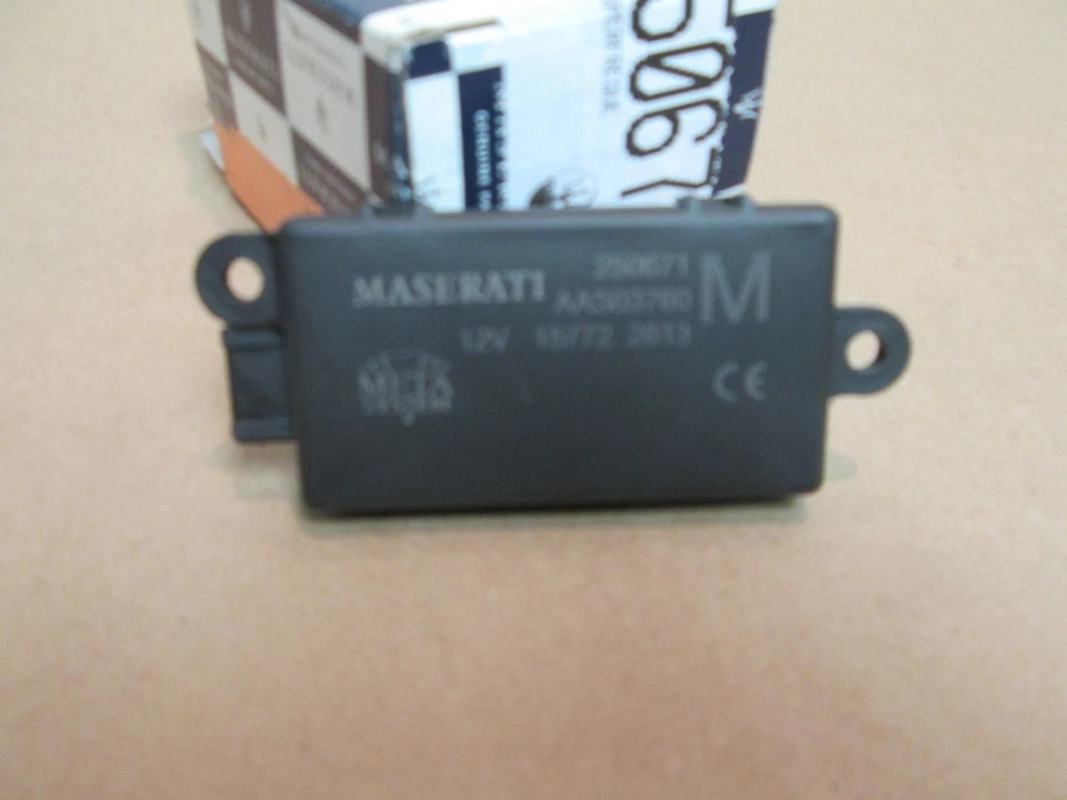 Maserati Gran Cabrio - Sensor volumétrico / Antena - NUEVO # 250671 Foto 2 de 3