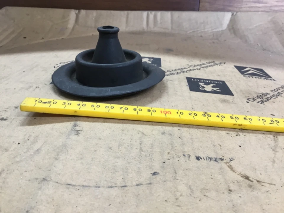 PEUGEOT 504 gl ti ENGRANAJE suelo polaina goma envolvente 240618 Foto 2 de 4