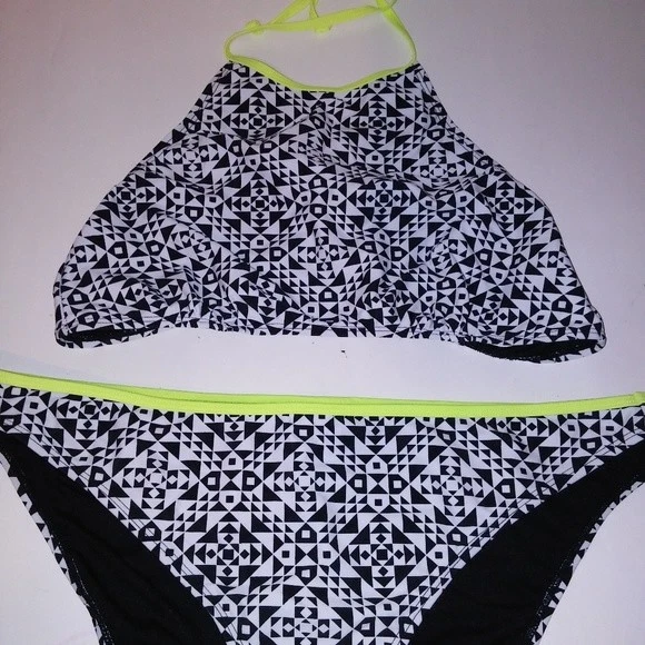 Conjunto de biquíni Joe Boxer parte superior inferior preta branca amarela cropped estampa geográfica novo - Imagem 2 de 3