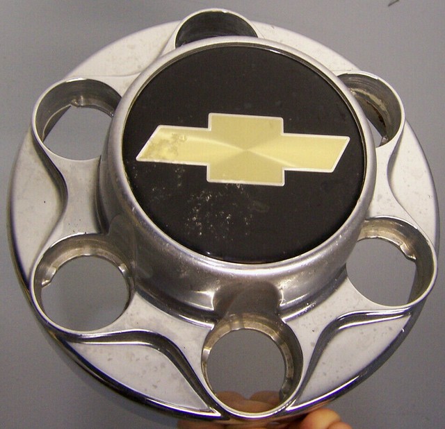 CHEVROLET Center Hub Cap Chrome SUBURBAN TAHOE SILVERADO PICKUP VAN OEM