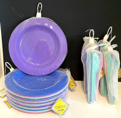 Vintage Pier 1 Imports Lot of Picnicware 8.5 In Plastic Plates Forks and Knives