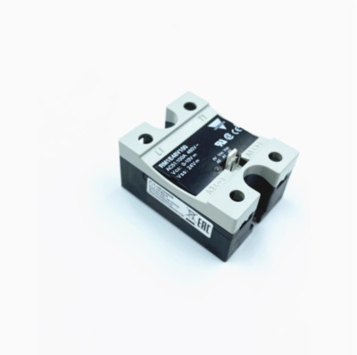 1Pcs New RM1E48V100 single phase solid state relay