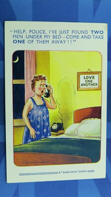 Saucy Bamforth Comic Postkarte 1960er Polizei Telefon Anruf ZWEI MÄNNER UNTER MEINEM BETT