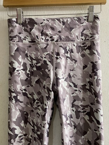 Athleta Girl Grey Camo Printed Chit Chat Tight Leggings Yoga Pants Size 14 - Picture 2 of 4