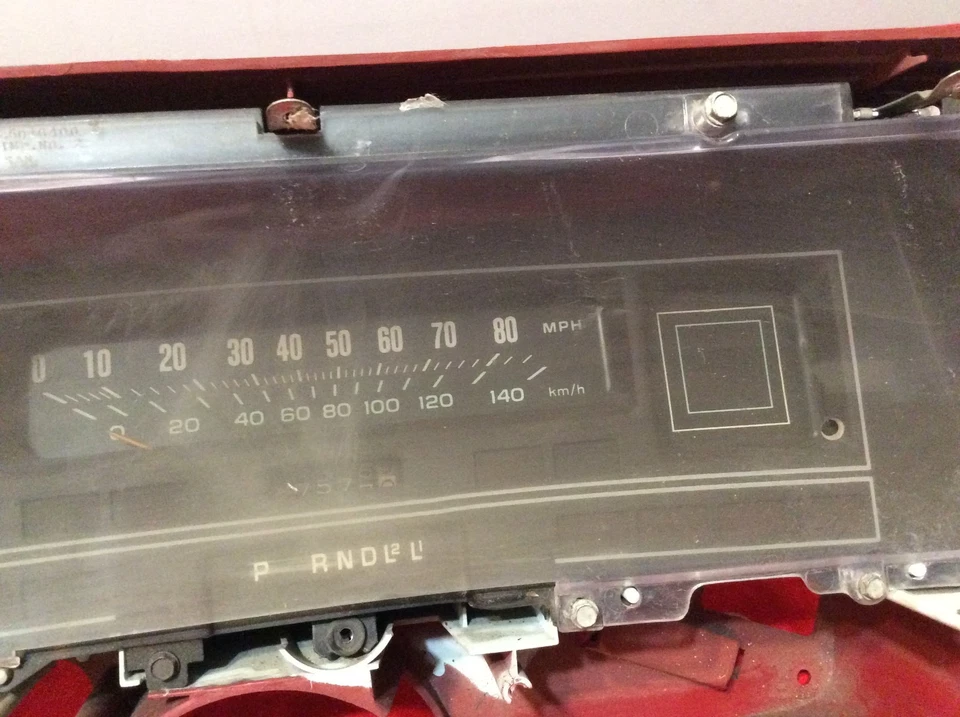 Velocímetro de barrido Malibu El Camino 1978-80 rojo para repuestos Foto 4 de 4