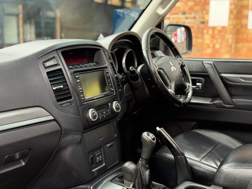 2008 Mitsubishi Shogun 3.2 DI-DC Elegance 4WD Euro 4 3dr SWB Diesel - Picture 13 of 24