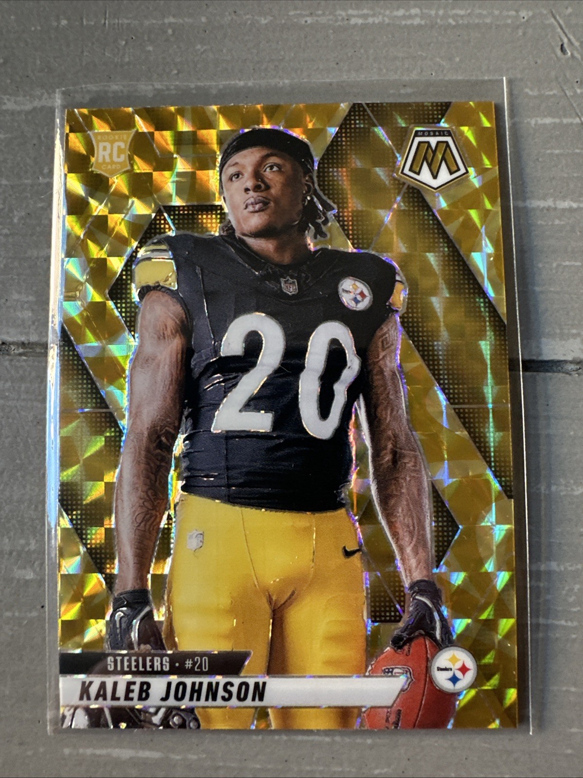 2025 Panini Mosaic Kaleb Johnson  Reactive Yellow Prizm #289 Image Variation