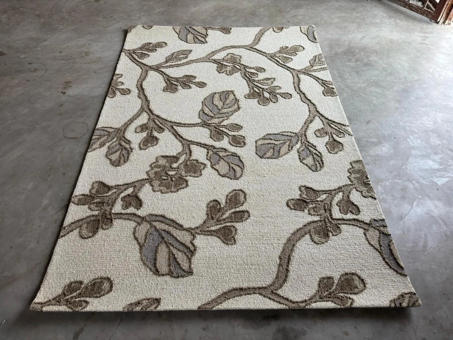 Hand Tufted New Zealand Wool Rug: Floral Vine, Neutral 8x10 Area Rug 8x10 8x12