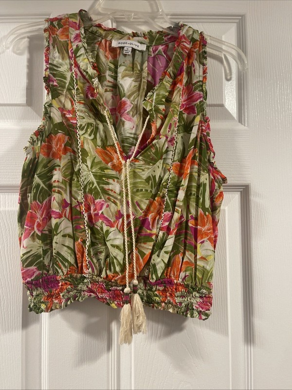Rose + Olive Short Tank Top Women’s M  Sleeveless Tassel Blouse Elastic Waist