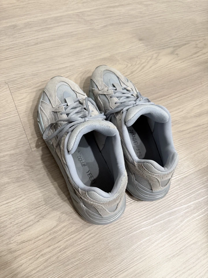 Adidas Yeezy Boost 700 V2 Hospital Azul Talla 10 Hombre Usado Foto 4 de 4