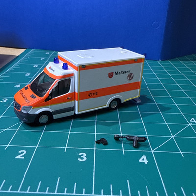 Rietze HO Scale 1:87 Mercedes Sprinter German Malteser Emergency Ambulance