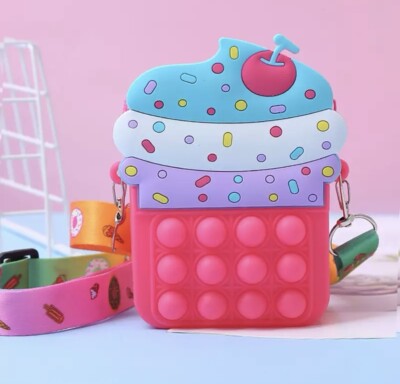 Poppit Cake Fidget Toys Schultertasche Geldbörse Mädchen sensorisch astd Farbe