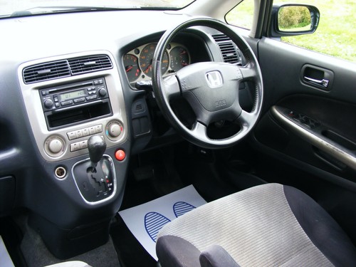 WOW!! A VERY RARE 2002 HONDA STREAM 2.0 i-VTEC SE SPORT 7 SEATER MPV PETROL AUTO - Picture 19 of 24