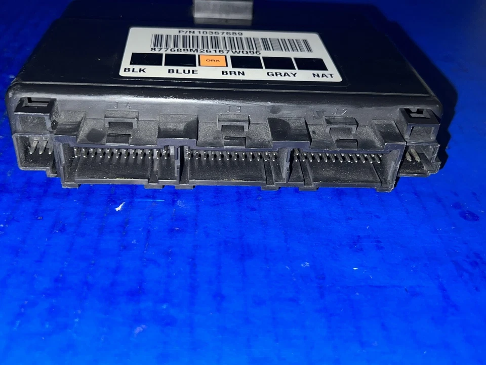 03-06  VIN PROGRAMMED BODY CONTROL MODULE GM BCM 10367689 - Image 3 of 3