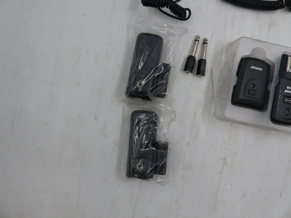 NEEWER CT-16 CAMERA FLASH TRIGGER KIT CT-16 WITH WIRELESS RECEIVERS - Image 3 of 4