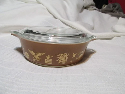 Vintage PYREX Early American Casserole Dish 1 pt with Lid #471