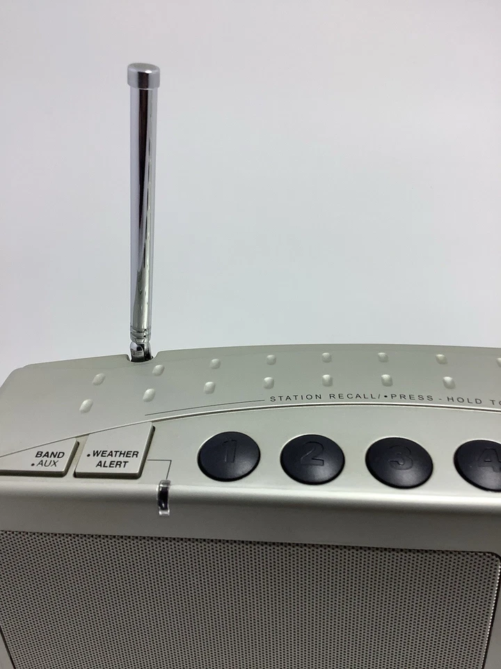 Radio meteorológica SANGEAN CC Plus DX AM FM AUX luz de trabajo arañazos Foto 2 de 4