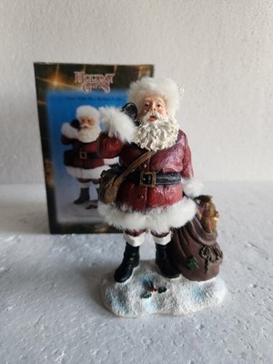 Young's Holiday Gifts Santa with Fur Medium Christmas Figure 2002   7'' Tall
