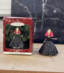 Hallmark Holiday Barbie Keepsake Ornament 1998 6th in Collector's Series in Box