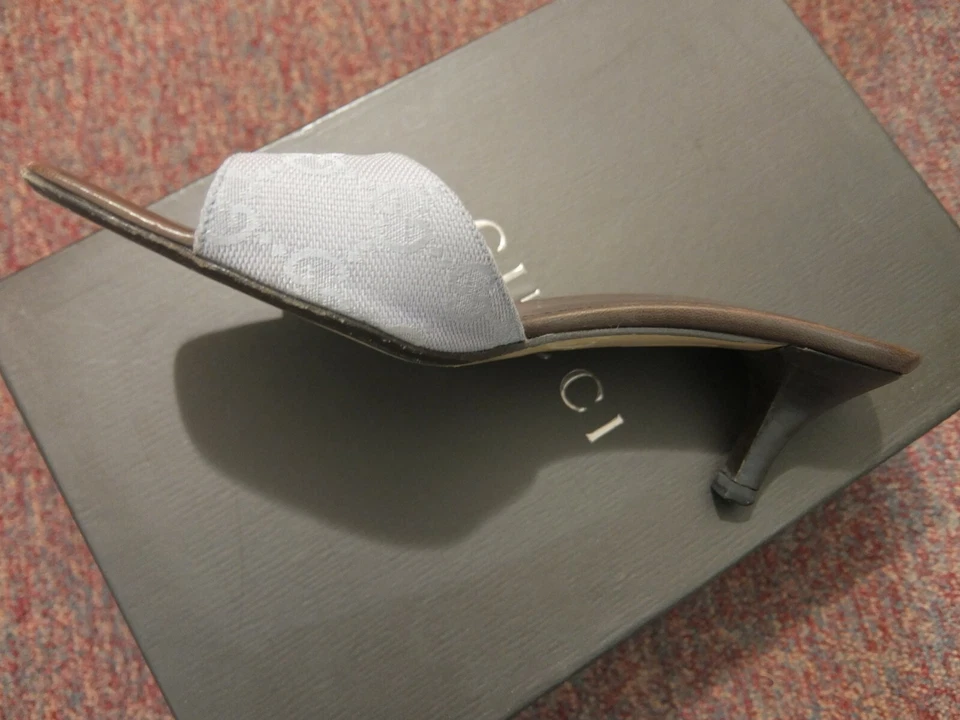 GUCCI by Tom Ford Sandales Mules à Talons Fins Arrondis GG Logo 36 Rose Pâle - Photo 2/3