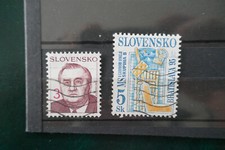 SLOVENSKO/SLOVAKIA 2 USED STAMPS 1995