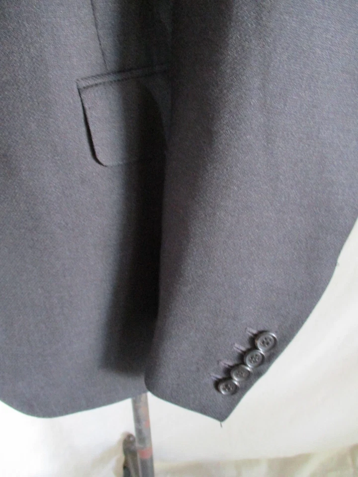 Lanvin Usado en Excelente Condición Gris Carbón Lana Virgen Cirujano Manga Doble Ventilación Chaqueta 60 46L Foto 3 de 4