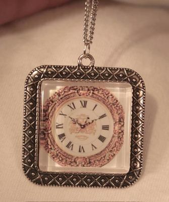 Handsome Arrow-Etched Square Silvertone Watch Face Clock Cameo Pendant Necklace