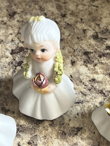 4 pc Vintage Porcelain Miniature Lady Figurine 2" Tall Dress Flower Bouquet U61 - 第 4/16 張圖片