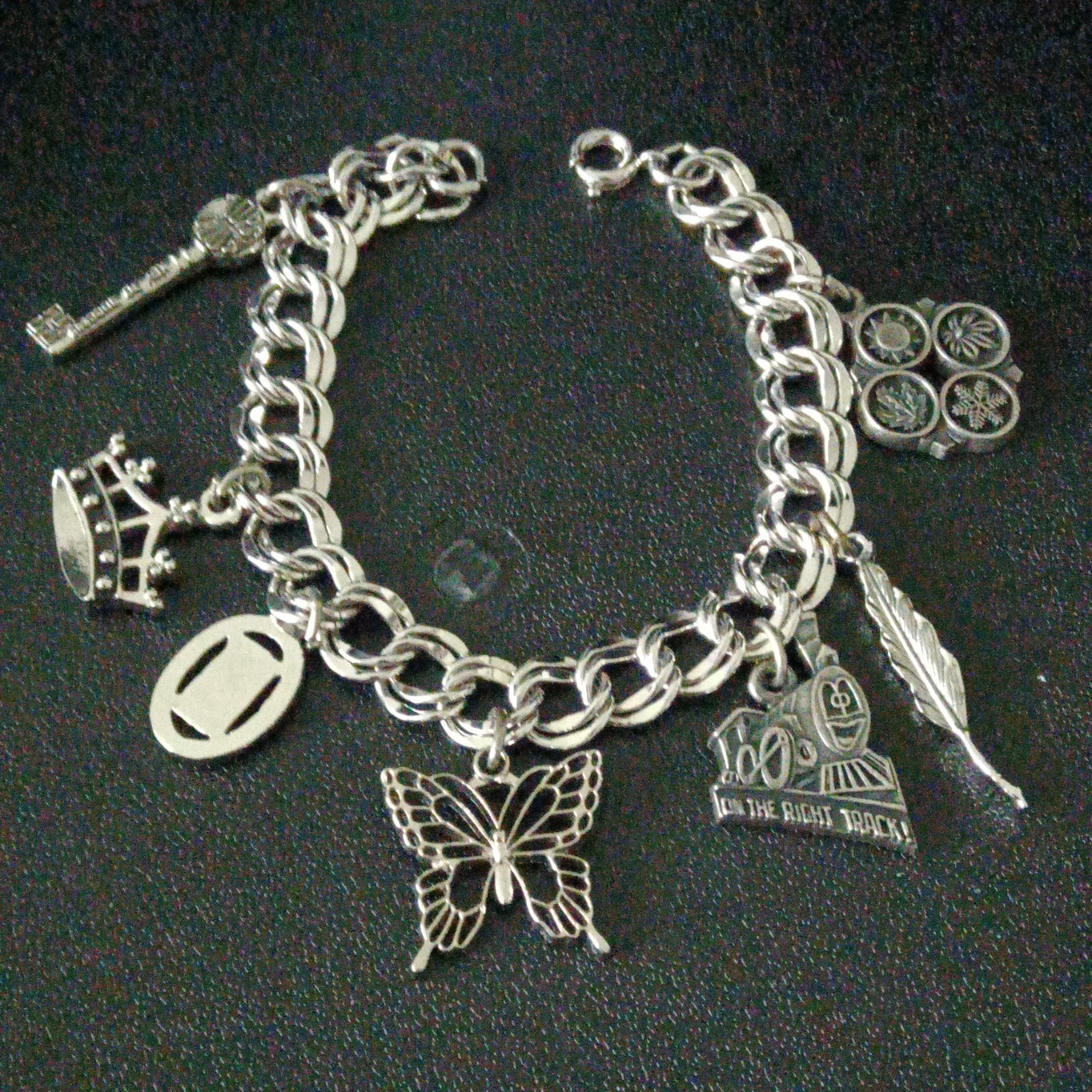 Silver Tone Round Link Charm Bracelet Butterfly Theme Lobster Closure 6.5 in