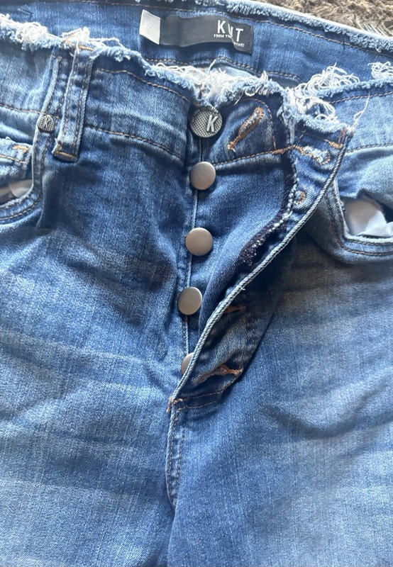 KUT From The Kloth Women’s Size 12 Skinny Jeans Button Fly Distressed Frayed hem