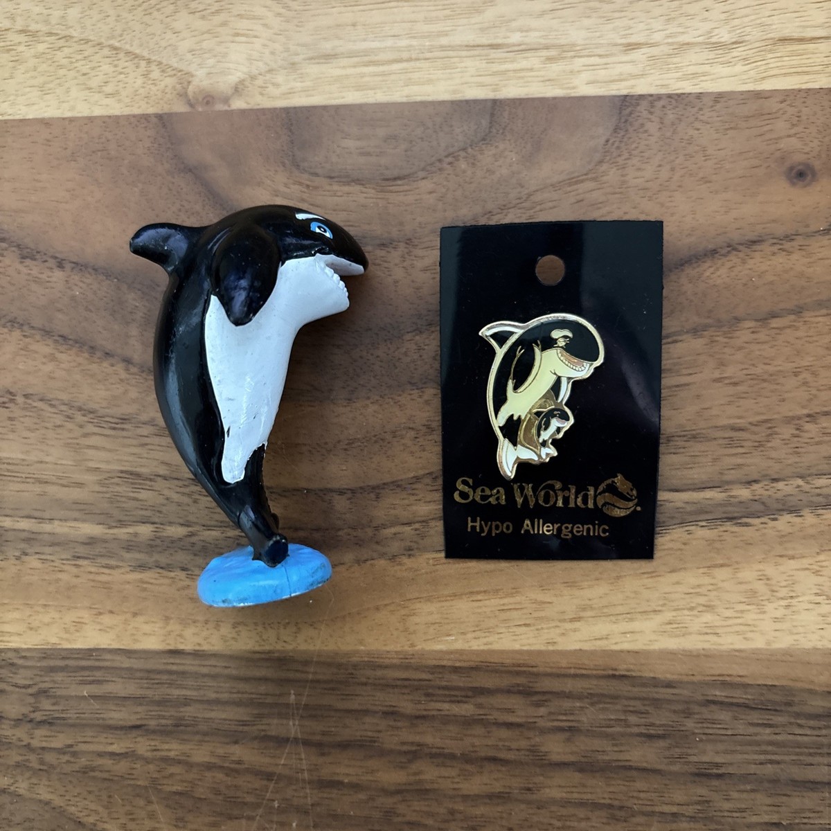 Vintage Sea World Shamu Enamel Pin & PVC Figure Souvenir Killer