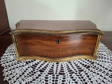 COFFRET EN BOIS DE PLACAGE