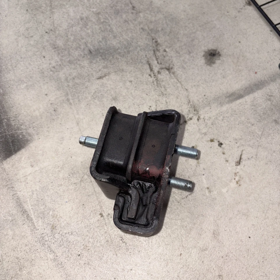 Montaje de motor DEA Products A6709 para modelos seleccionados de Subaru Saab 93-17 Foto 4 de 4