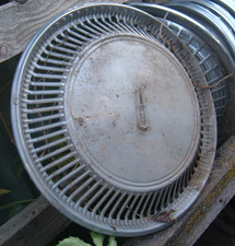 1975-78 Oldsmobile Toronado 15 Hubcap Wheel Cover