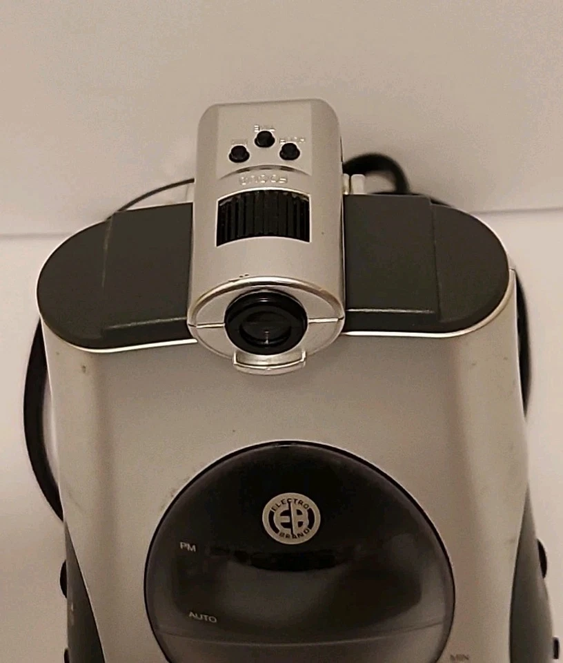 Projector alarm clock. Electro Brand Am/Fm Projection Clock Radio - Works  - Image 3 of 4