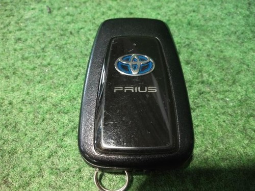 Toyota Prius DAA-ZVW51 Keyless Remote Control 8W7 Used aa3 | eBay UK