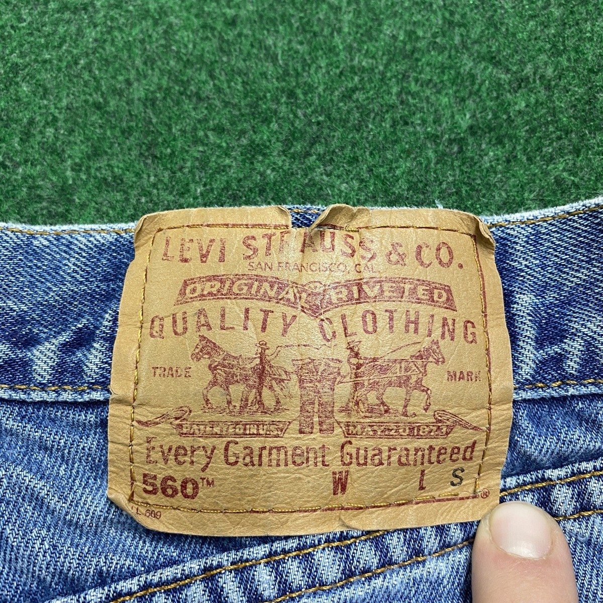 Vintage Levis 560 Jeans Mens 32 Blue Denim 90S Distressed FITS