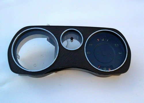 T705/  Audi 80 B1 VW Passat? Tacho Kombiinstrument Oldtimer/ 825919330