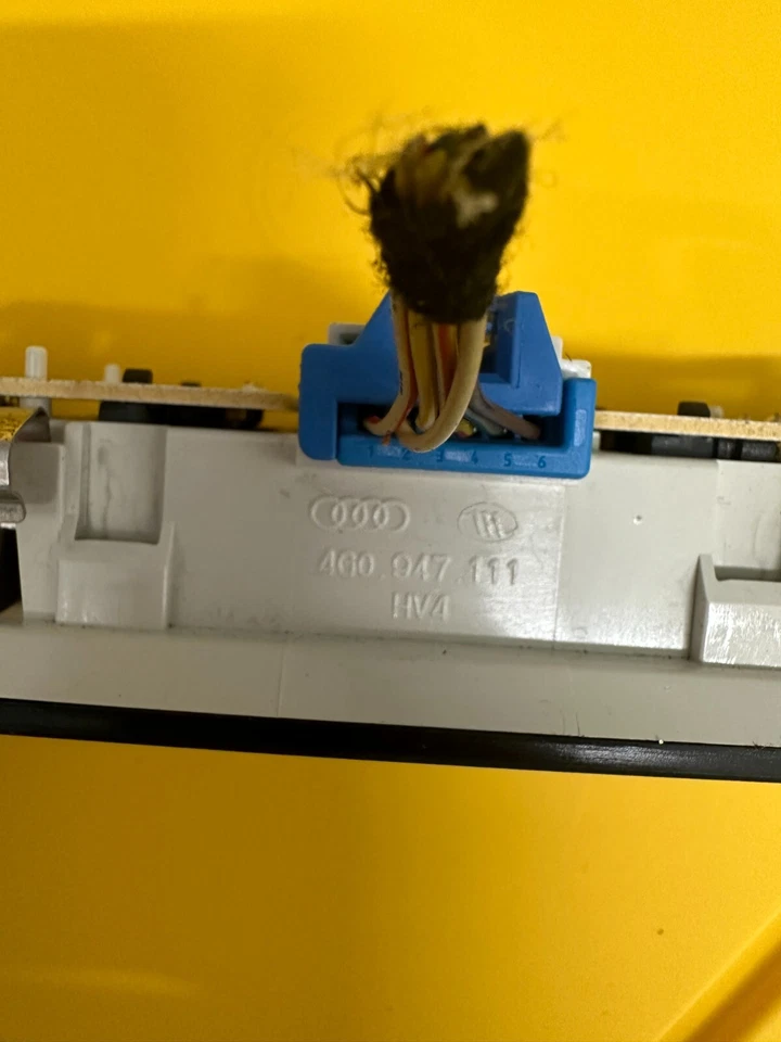 AUDI A7 QUATTRO 2012-2017 INTERIOR TRASERO DOMO LUZ INTERRUPTOR OEM Foto 2 de 4