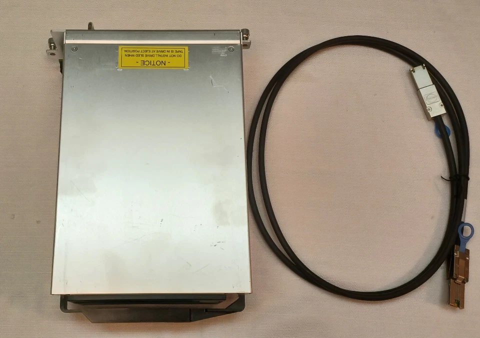 Quantum LTO-5 SAS Tape Drive for i500/i2000 Library (UF-HE-LTO5-SAS) w/ Cable - Image 3 of 4