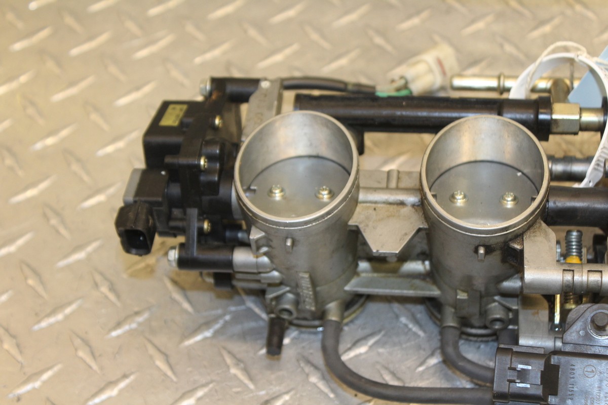 2005 KAWASAKI NINJA ZX6R ZX600 N-1 MAIN FUEL INJECTORS / THROTTLE