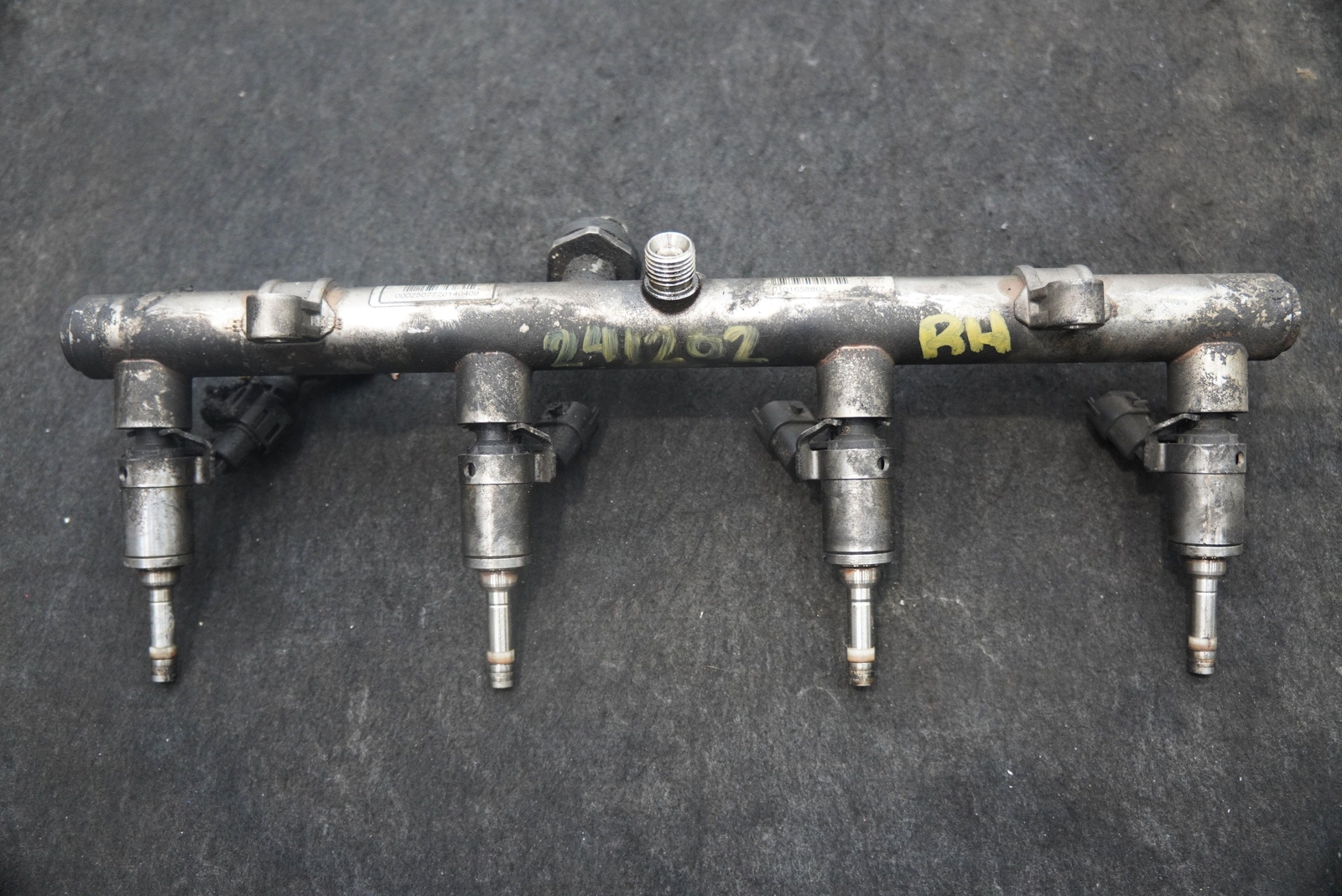 Right High Pressure Fuel Injection Rail Pipe 4 Injector 250777 Ferrari 458 *Note