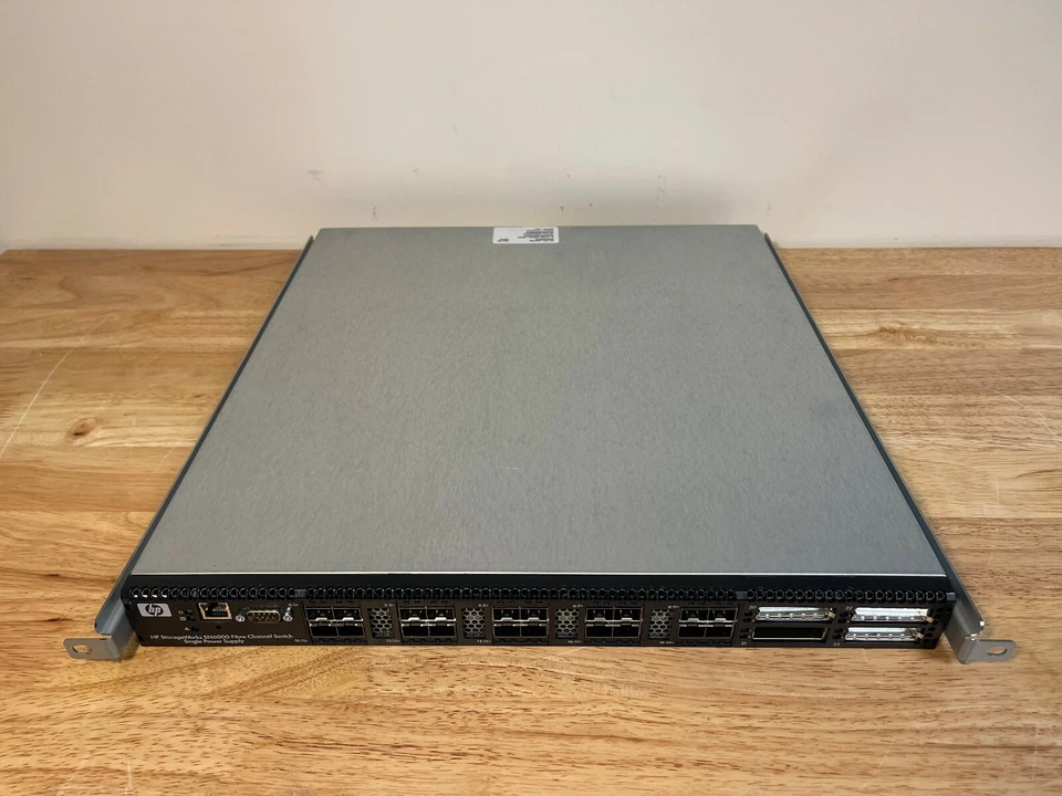 HP StorageWorks SN6000 Stackable 8Gb Fibre Channel Switch 20x SFP 4x XPAK No PSU - Image 2 of 4