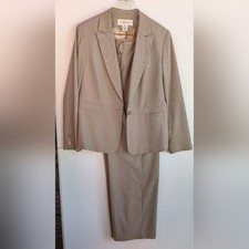 Le Suit Beige Blazer and Pants Set, Size 10