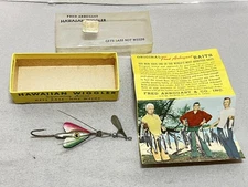 Vintage Fred Arbogast Hawaiian Wiggler Lure In Box With Catalog