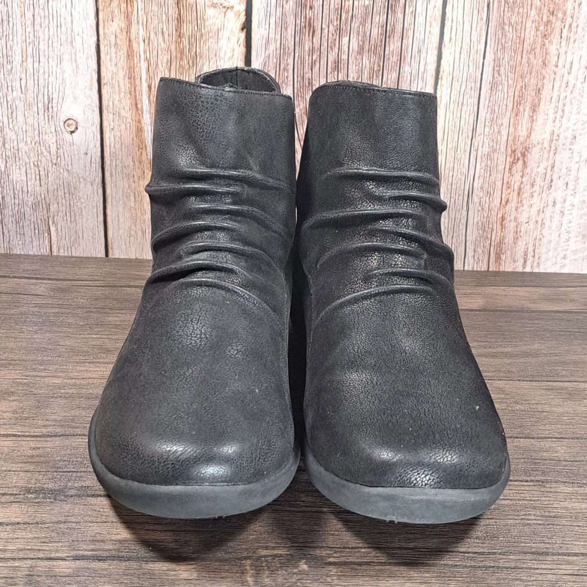Cloudsteppers by Clarks Black Sillian Sway Ankle Boot Hook Loop Women s 7.5 M