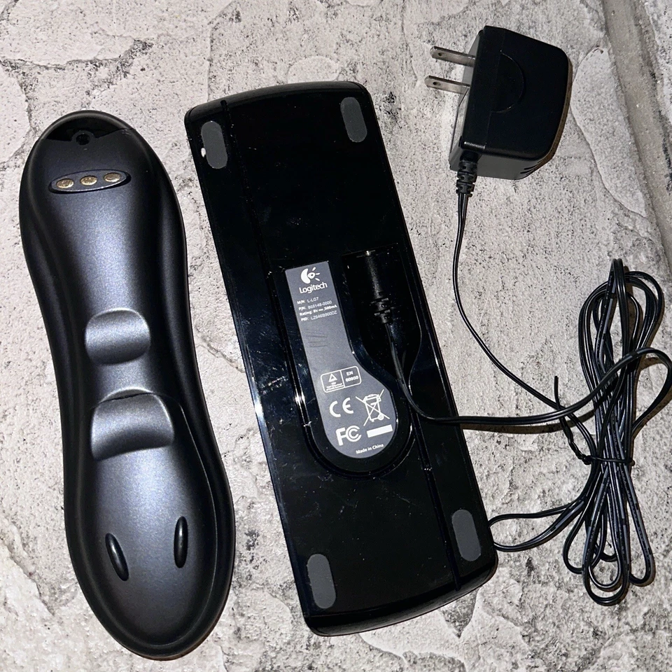 Logitech Harmony 890 Pro Advanced Universal Remote & Charger Base - Image 2 of 4