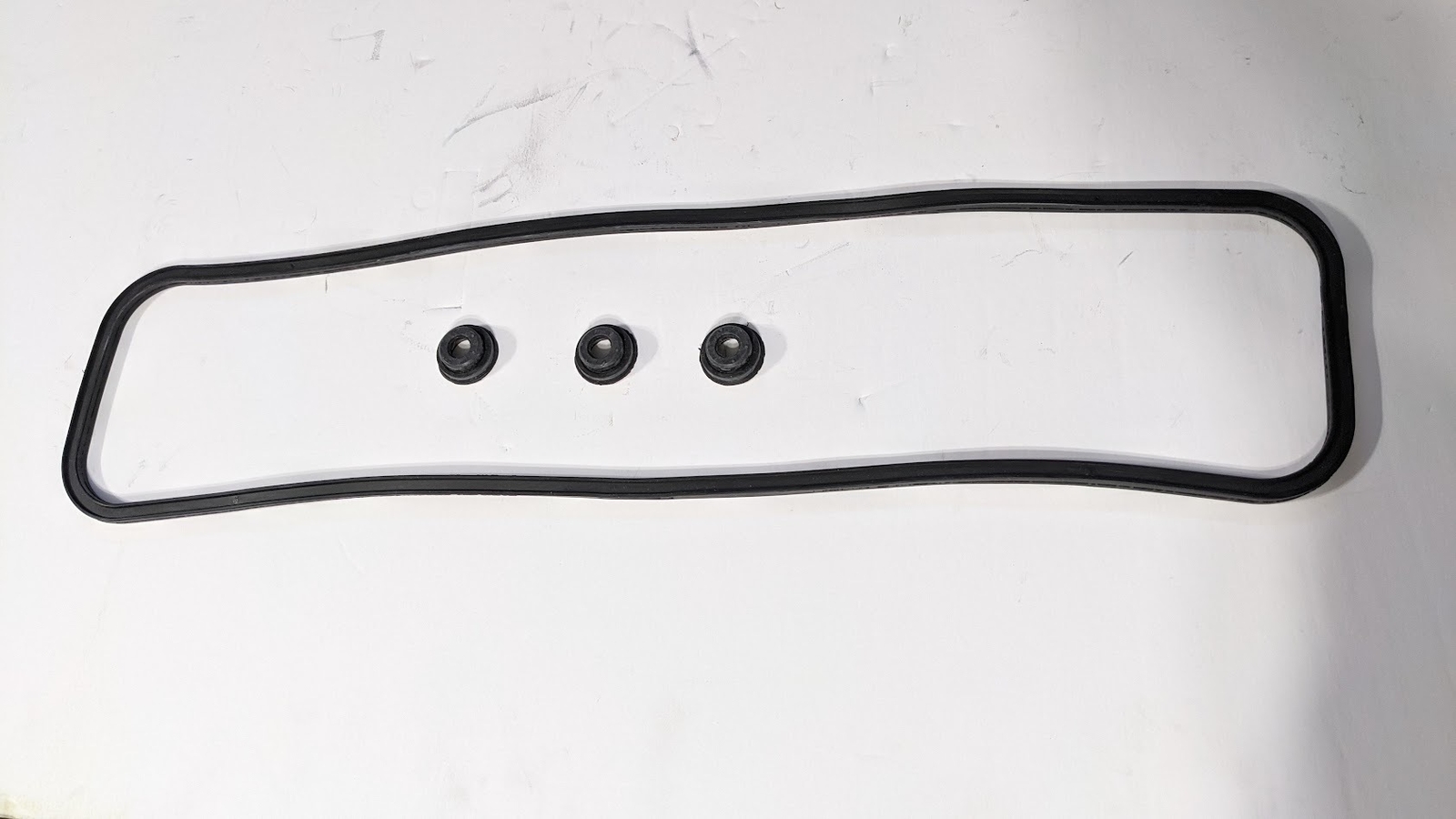 81 - 98 ROLLS ROYCE SILVER SPUR SPIRIT VALVE COVER GASKET RUBBER AND SEAL UV1130