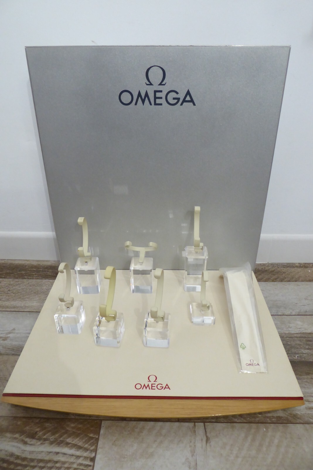 Omega Display - For Watches in Wood and Acrylic