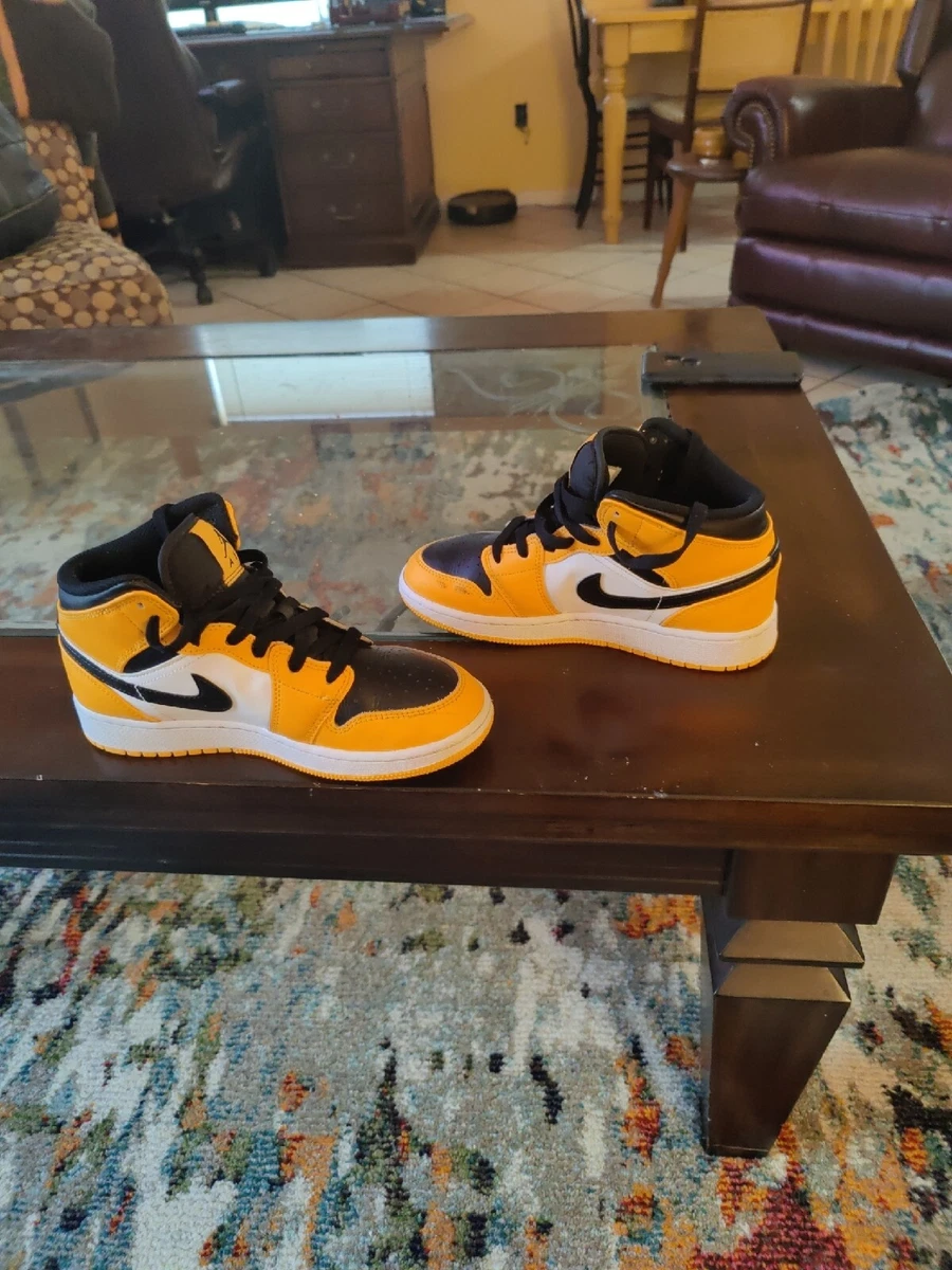 Jordan 1 mid yellow toe on feet new arrivals